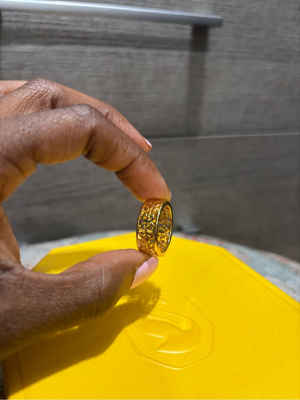 Tory Burch Kinsley logo band ring - Picture 4 of 7
